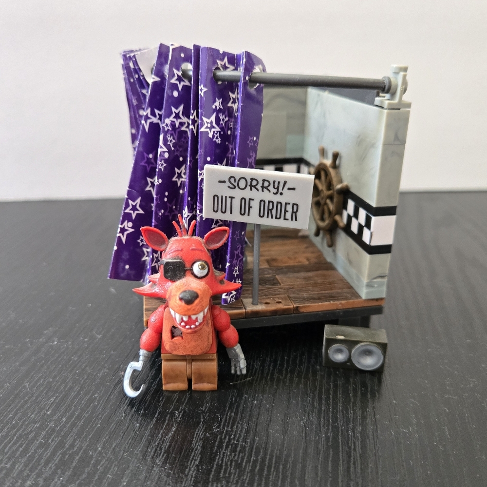 FNAF Five Nights At Freddy’s Classic McFarlane Pirate Cove Foxy Construction Set